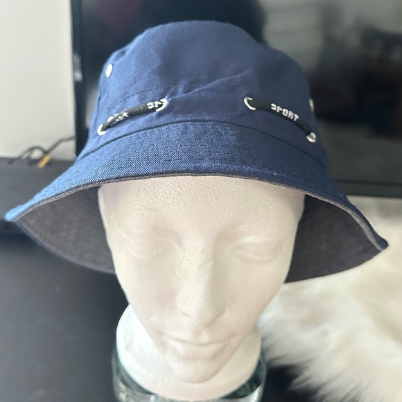 Double sided bucket hat - Picture 2 of 6